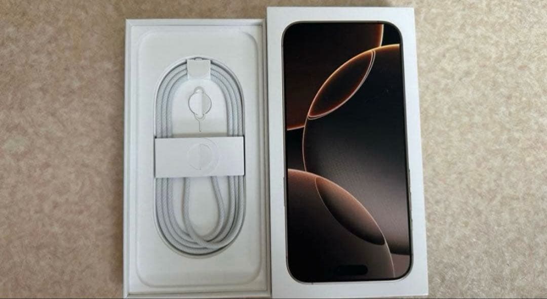 【新品同様品】iPhone16Pro Max 256㎇ SIMフリー