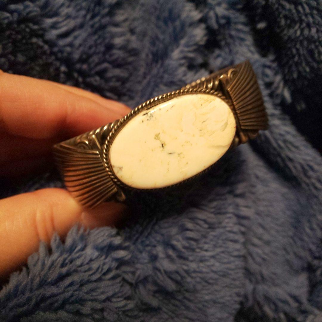 9／10迄価格！ナバホ族ゲイリーリーブス作 シルバーホワイトバッファローバングル