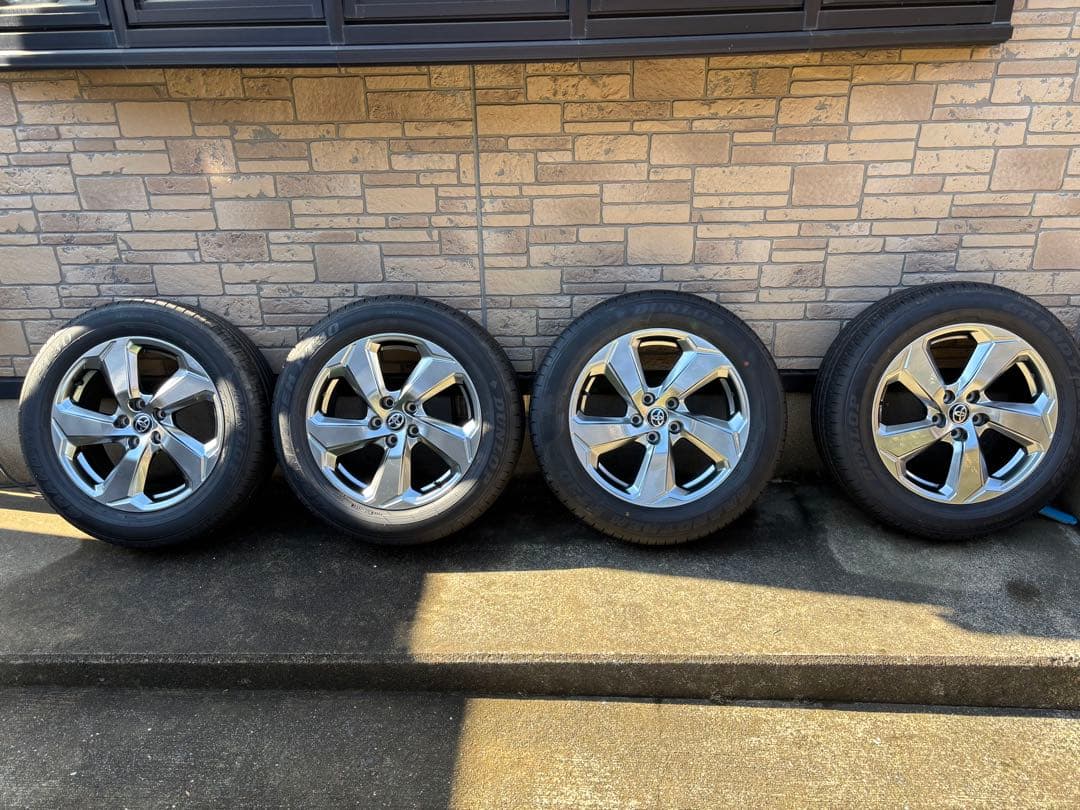 RAV4 Gグレードアルミホイール・タイヤ 4本セット　トヨタ純正品