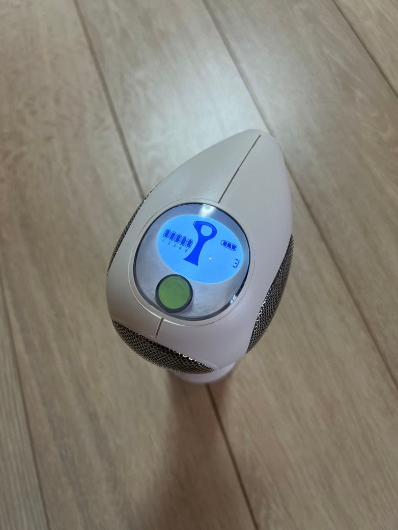 に*た様 トリアレーザー4X tita 美顔器 デジタル表示 充電器付き