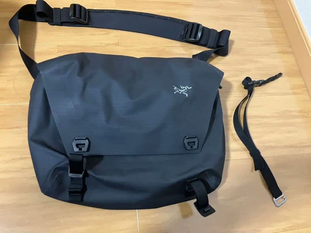 バッグ ARC'TERYX Granville 10 Courier Bag BK