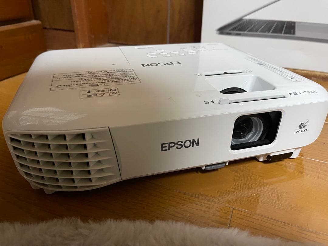 m*1様 EPSON EB-W06 プロジェクター本体