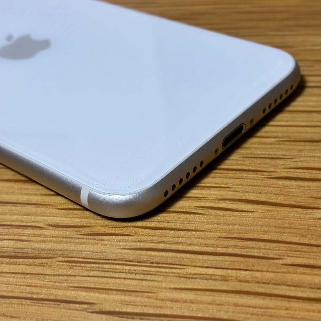 Ya17700 iPhone SE第3世代64GB SIMフリー　美品