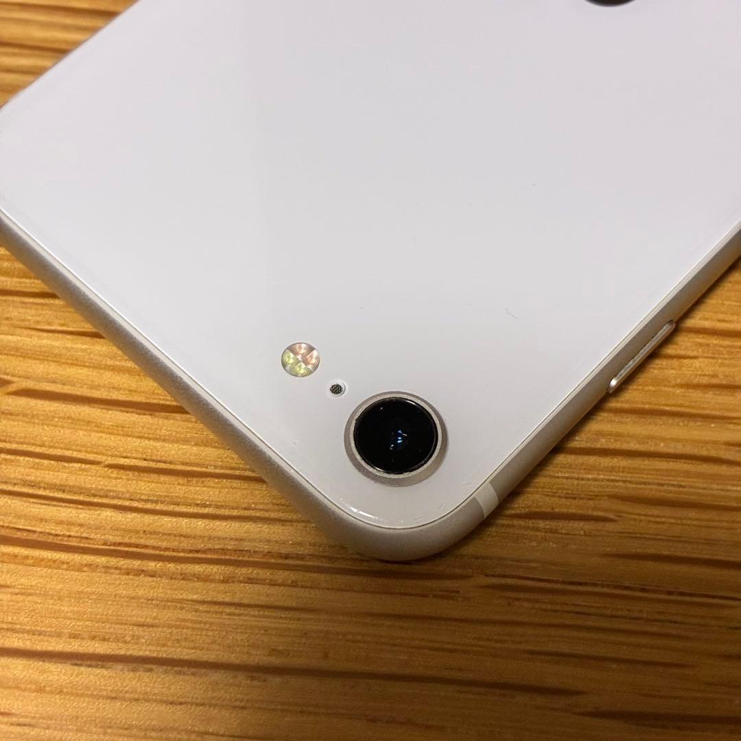 Ya17700 iPhone SE第3世代64GB SIMフリー　美品