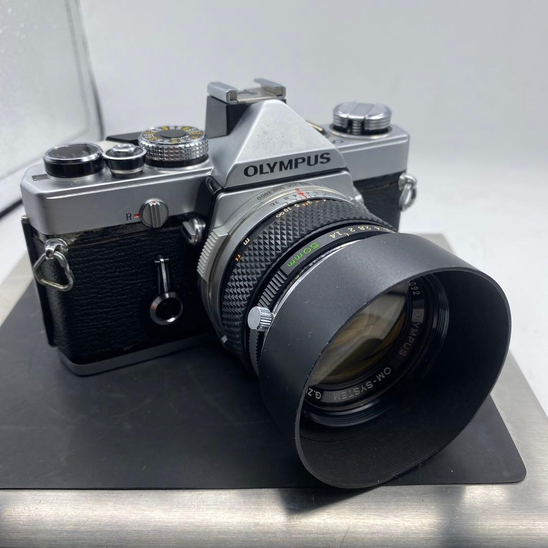 オリンパス　OM 1 50 m m レンズ付き