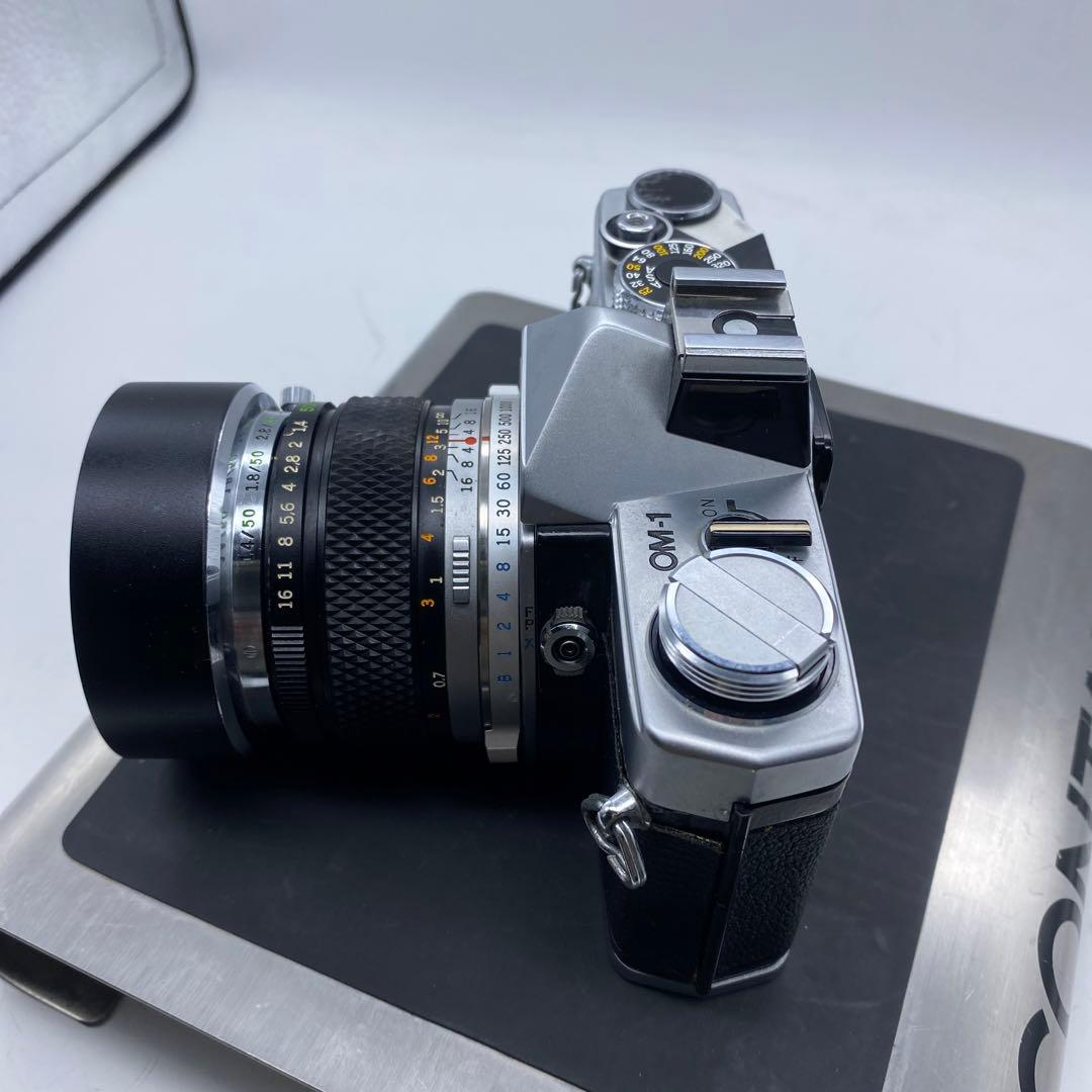 オリンパス　OM 1 50 m m レンズ付き