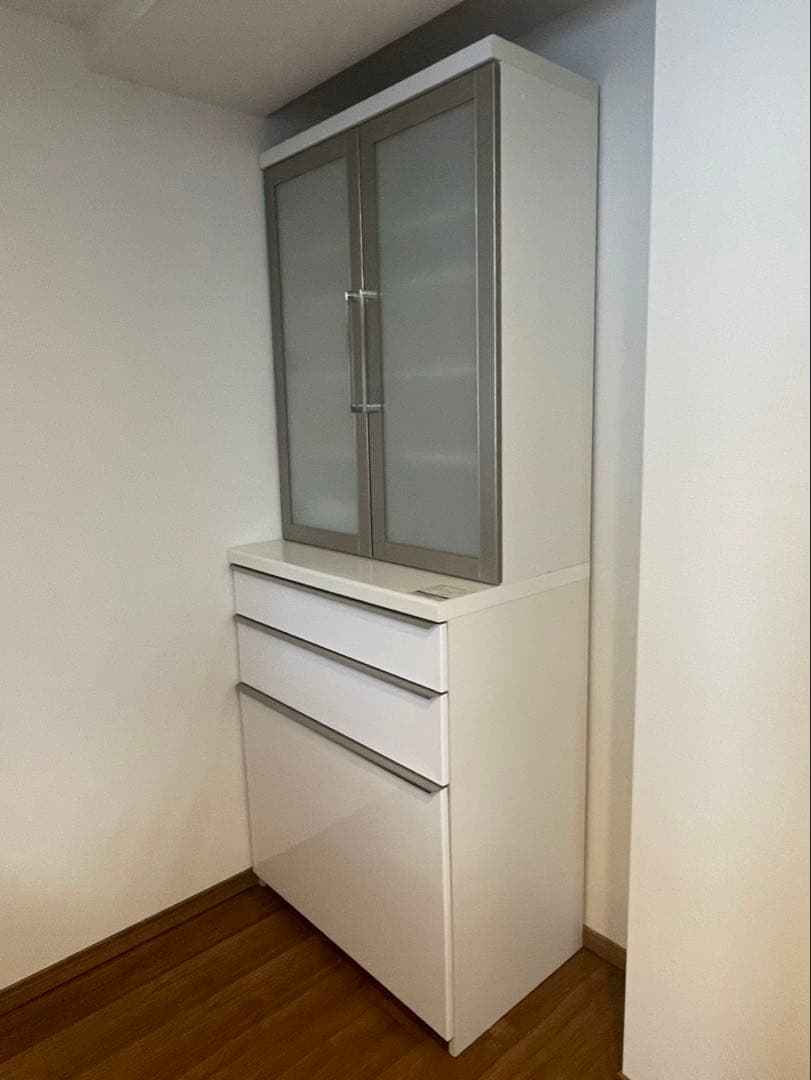 パモウナ　ホワイト ガラス扉 食器棚