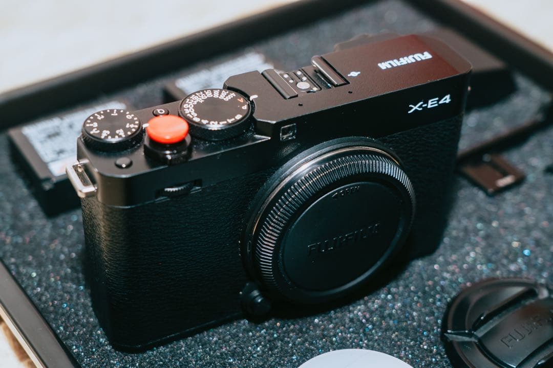Fujifilm X-E4 ミラーレスカメラ 本体
