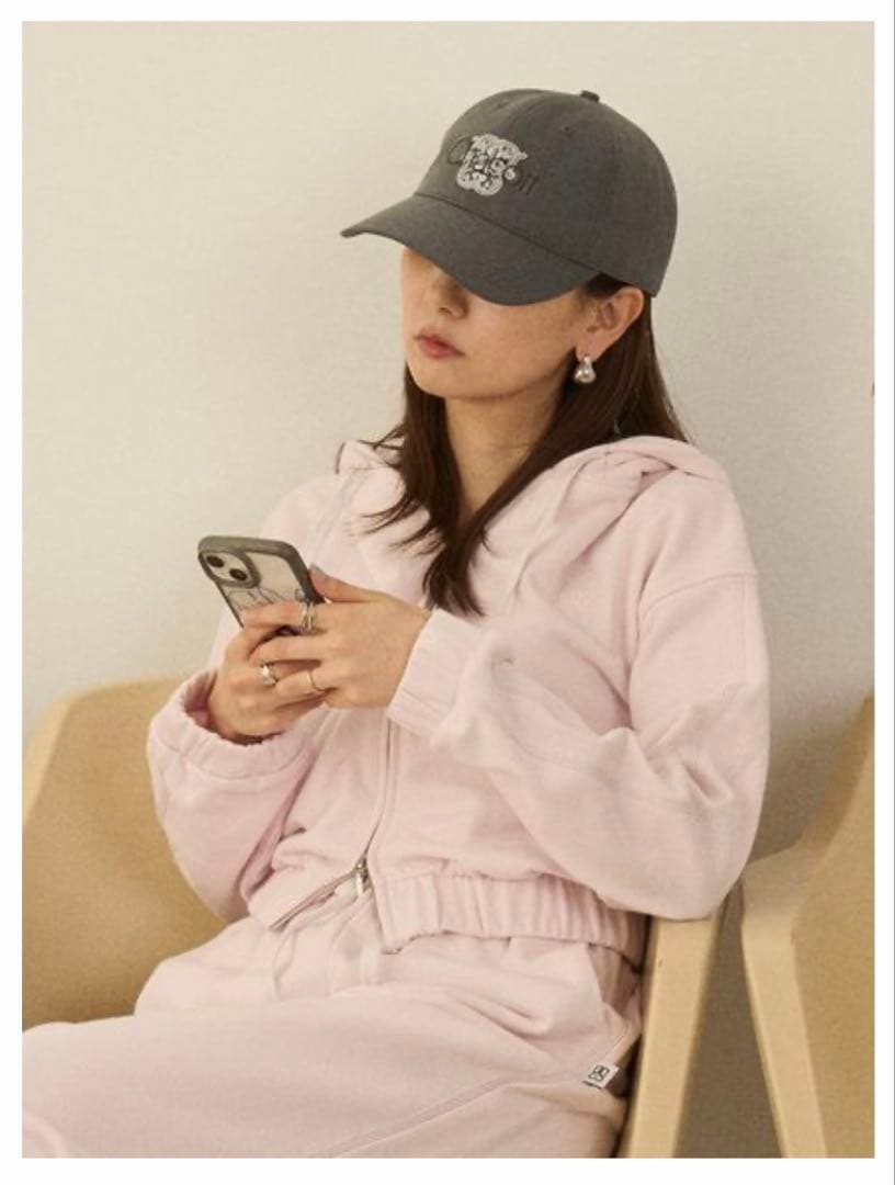 お値下げしました！SNIDEL UVカットフーディパーカー セットアップ　上下