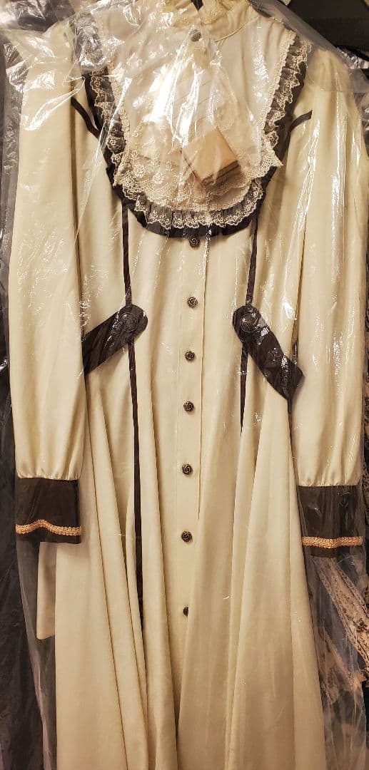 ゆ*き様 Innocent World　フルールバッスルドレス　アイボリー