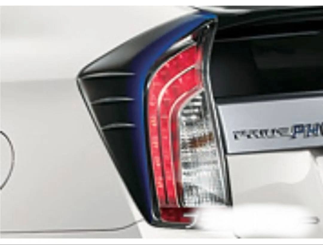 と*し様 ★超希少★リアランプ30プリウスモデリスタテールガーニッシュ テールラ