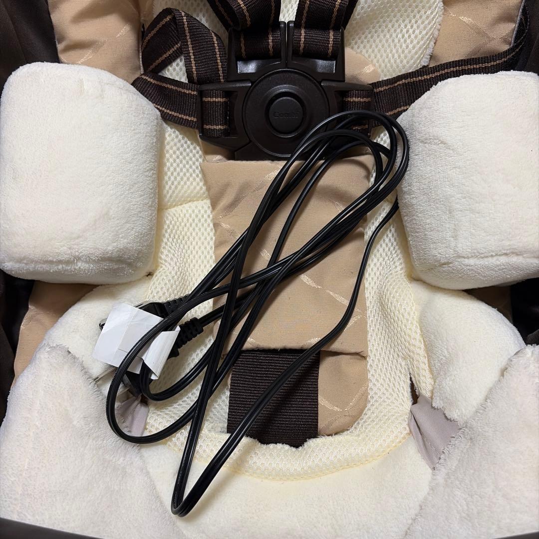 combiネムリラ オートスイング ベビーチェア