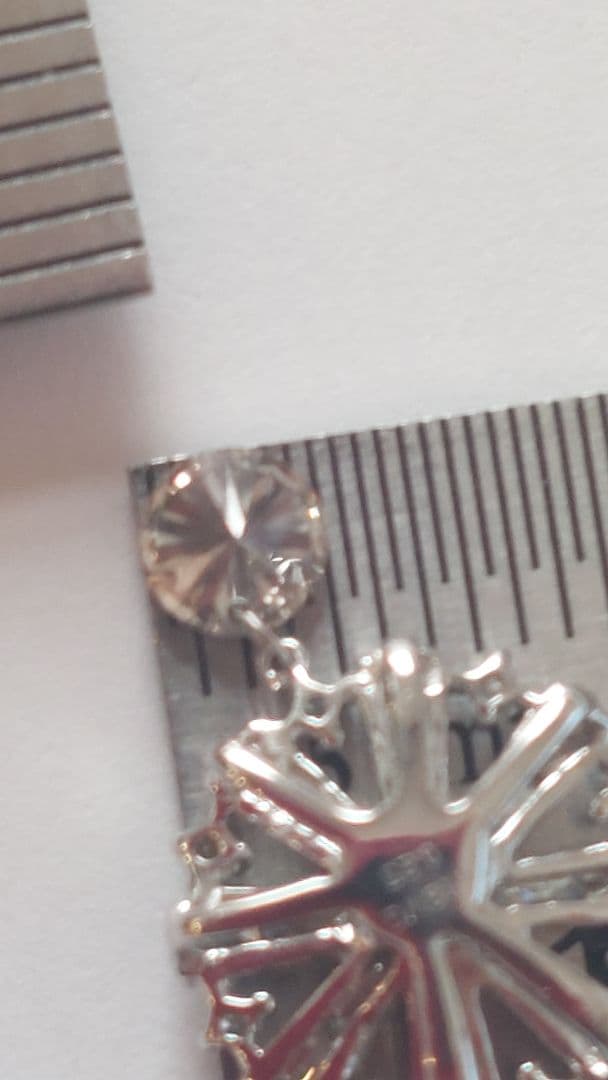 新品仕上げQVCK18WGダイヤ&ストリングホールダイヤ0.25ペンダントトップ