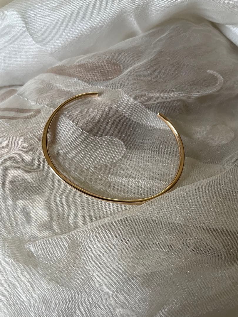 lilasの2.5パイプC型バングル K10