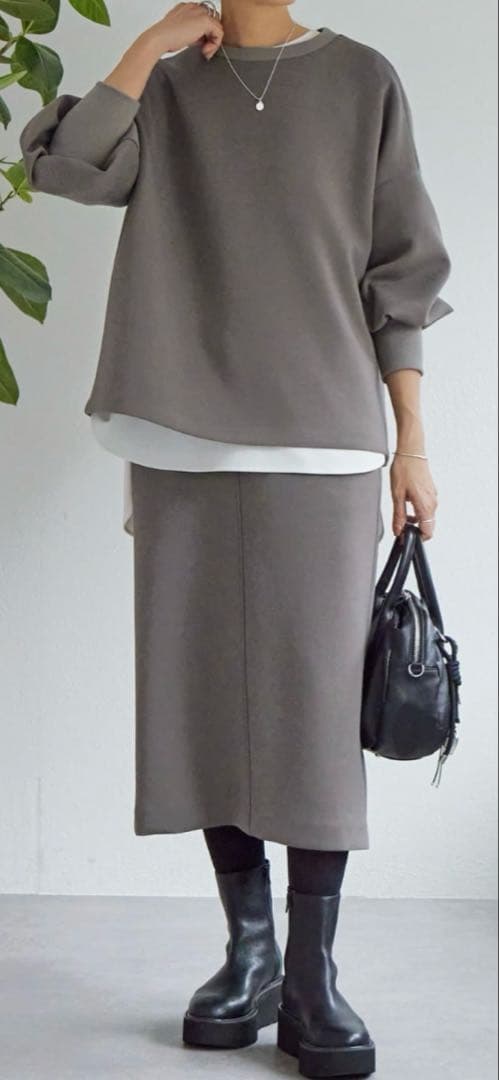 新品タグ付き　ビアズリー ダンボールパフトレーナー セットアップ プレゼント付き