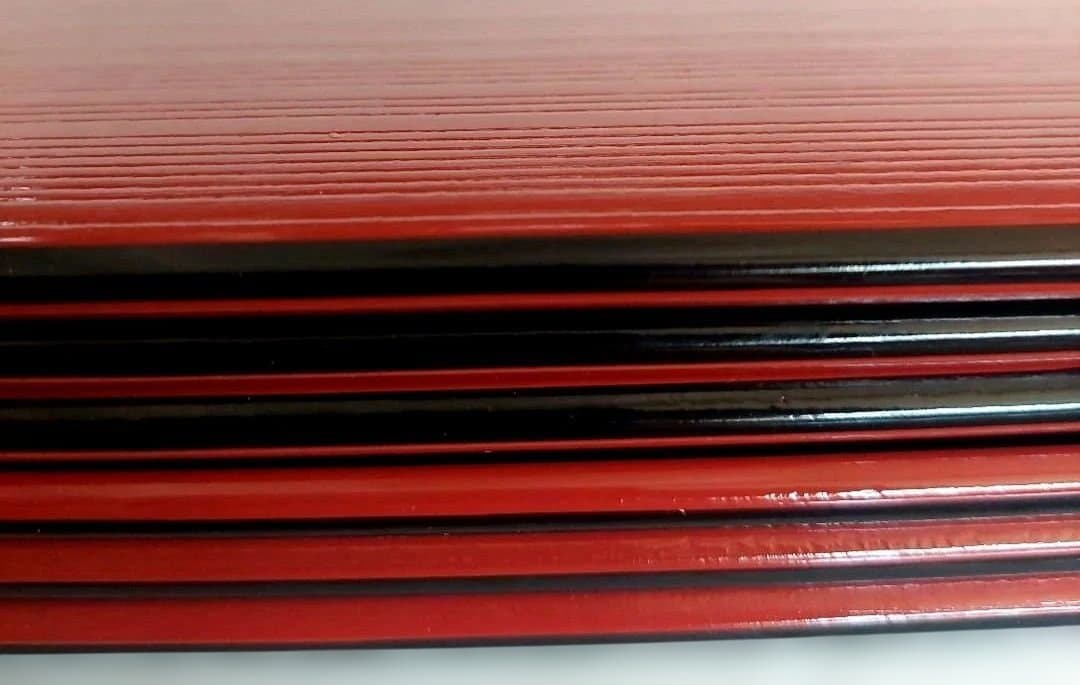 【越前塗】両面使いができる　リバーシブル　赤　黒　盆　ランチョンマット　　6枚