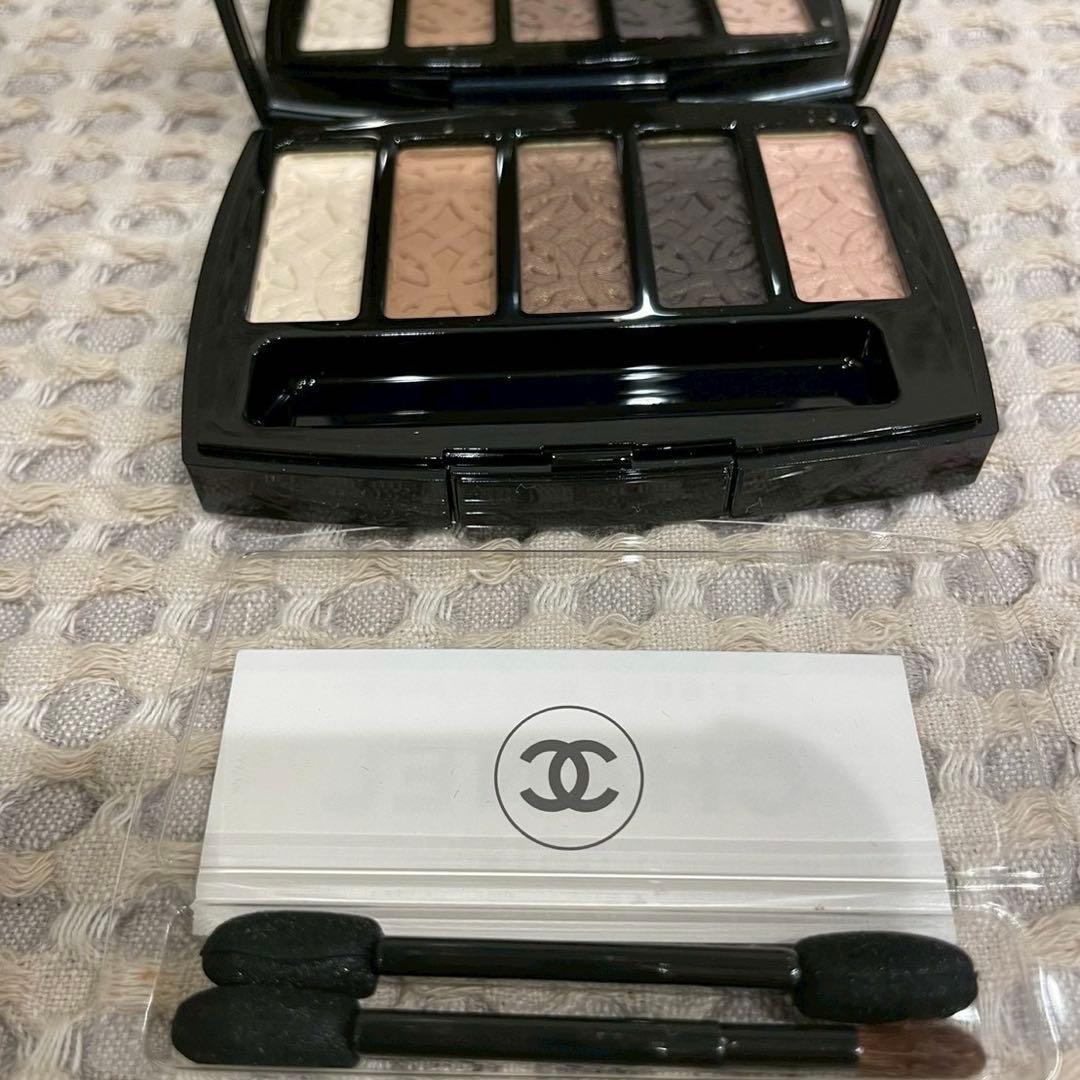 CHANEL アイシャドウパレット