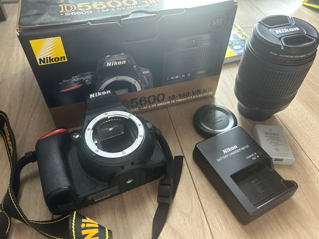 NIKON D5600 18-140 VR 一眼レフカメラ