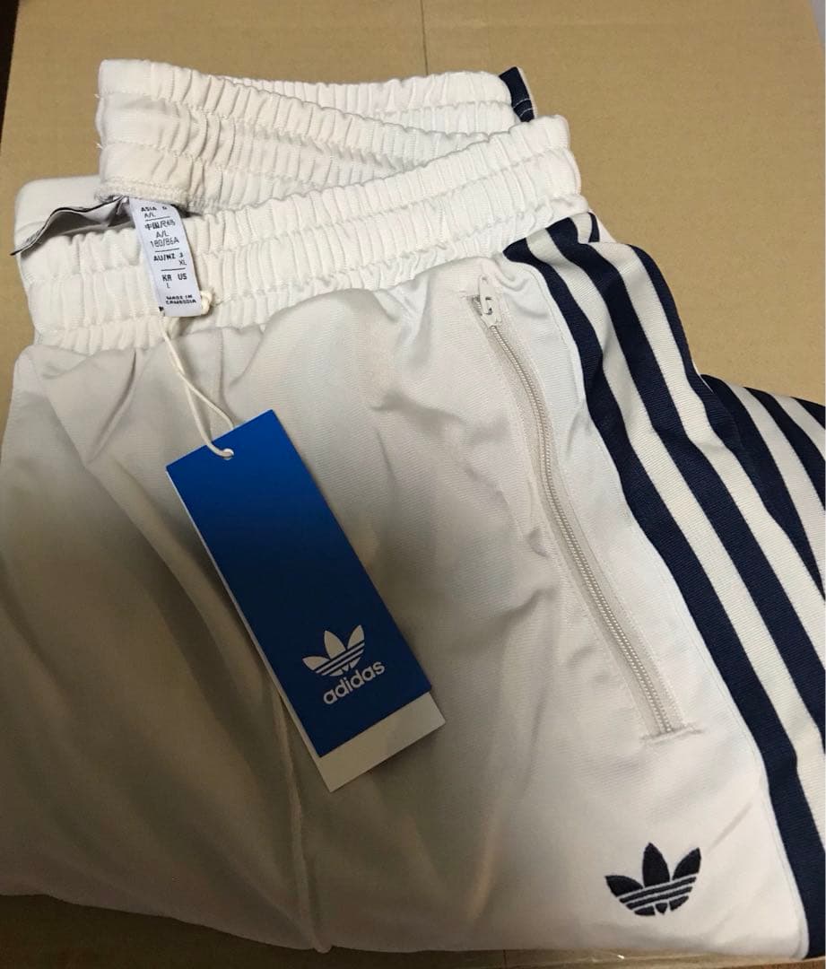 アディダス　ベッケンバウアートラックパンツ　クリアブラウンiz4926ベージュ