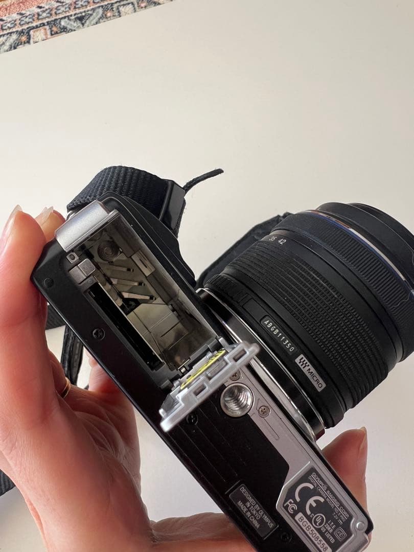 OLYMPUS ミラーレス一眼　pen mini e-pm2