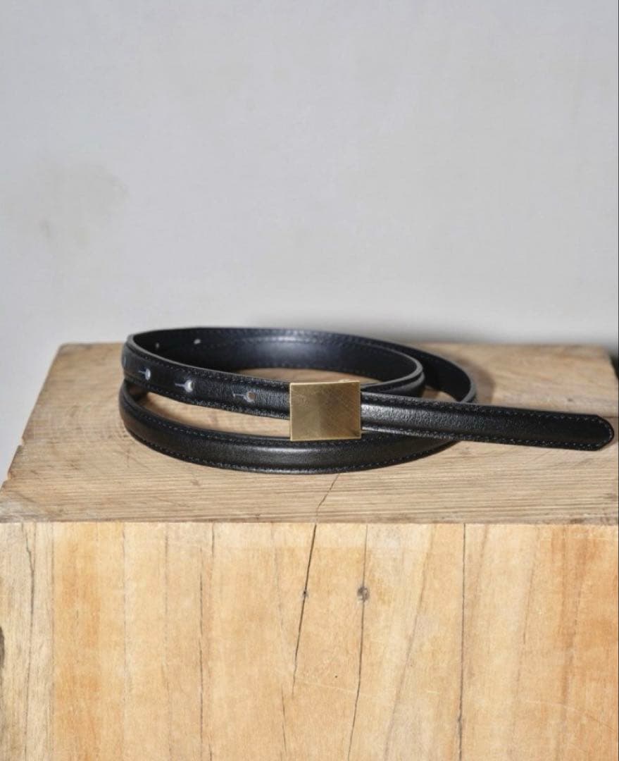 トゥデイフル スクエア プレート レザー ベルト