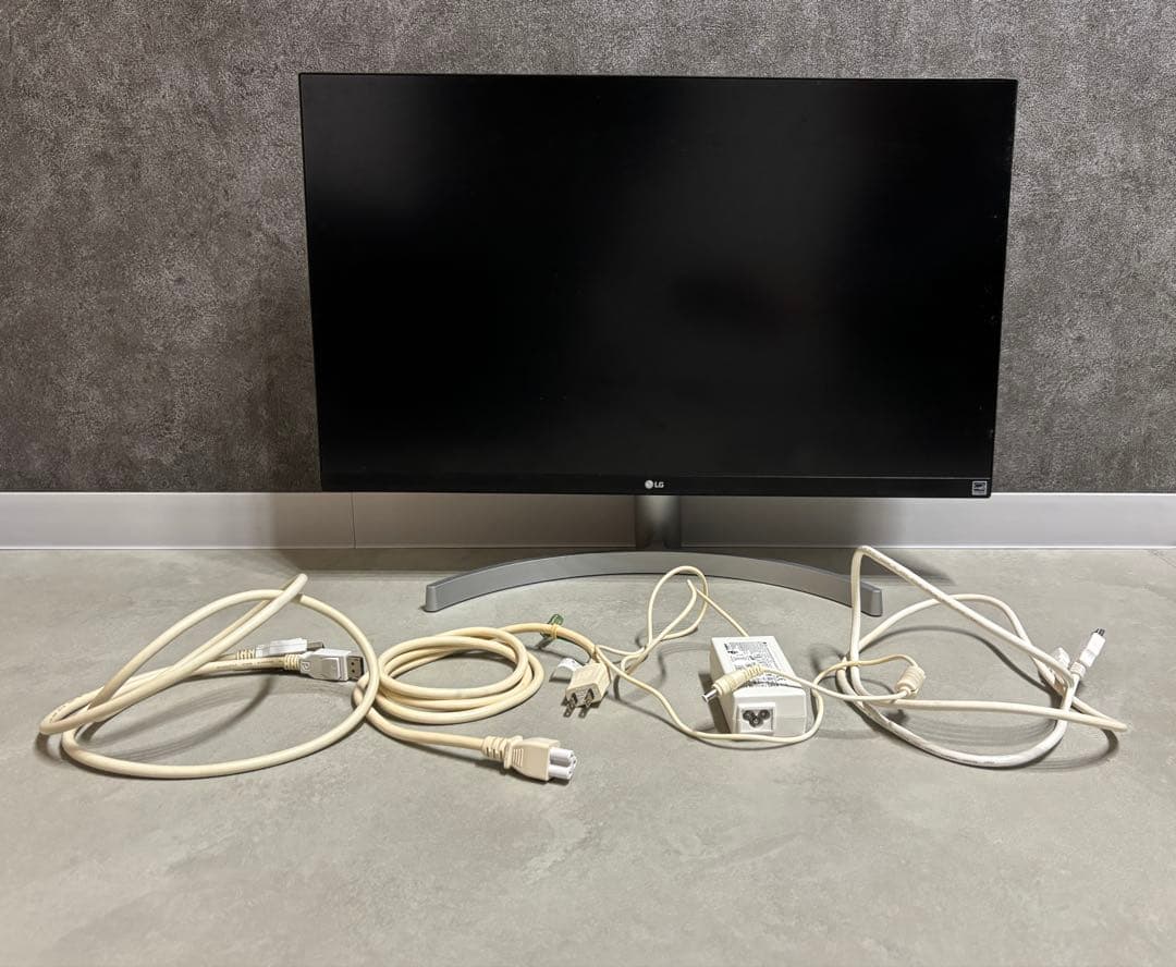 LG 27インチ　モニター　27UL600-W