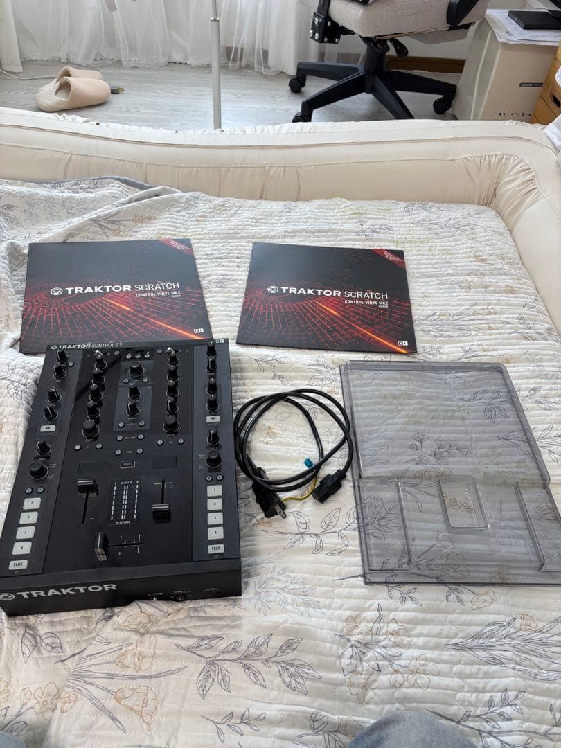 TRAKTOR KONTROL Z2 コントローラー