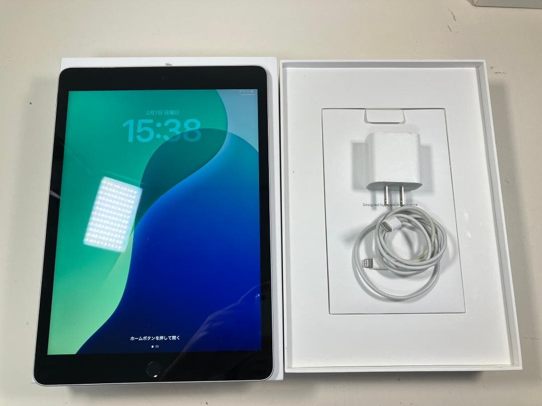 iPad 第9世代　64GB シルバー　Wi-Fiモデル　4点付属品付