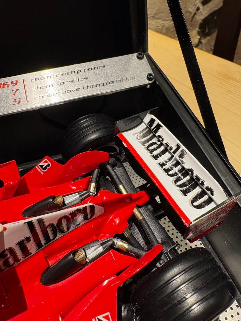 希少マテル1/18 F2004M.シューマッハ オールタイム キャリア レコード