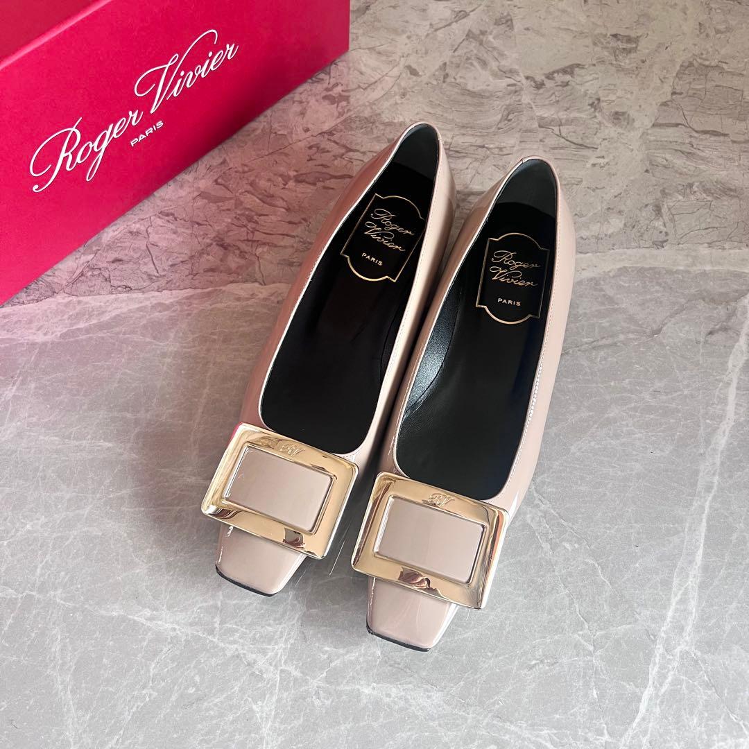 ロジェ ヴィヴィエ パテントレザー フラットパンプス 35.5 ベージュ