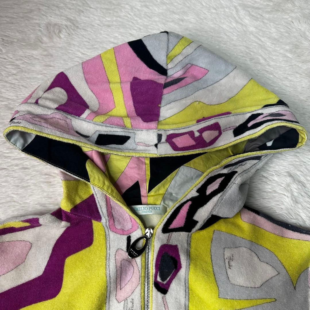 美品 Emilio Pucci エミリオプッチ　フード付パーカー　総柄　プッチ柄