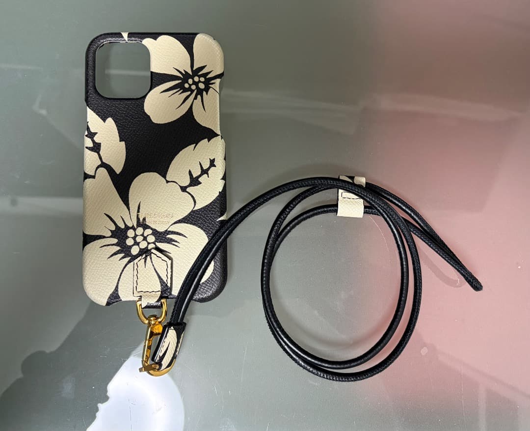 TOM FORD フローラルプリント レザーケース iPhone13ケース
