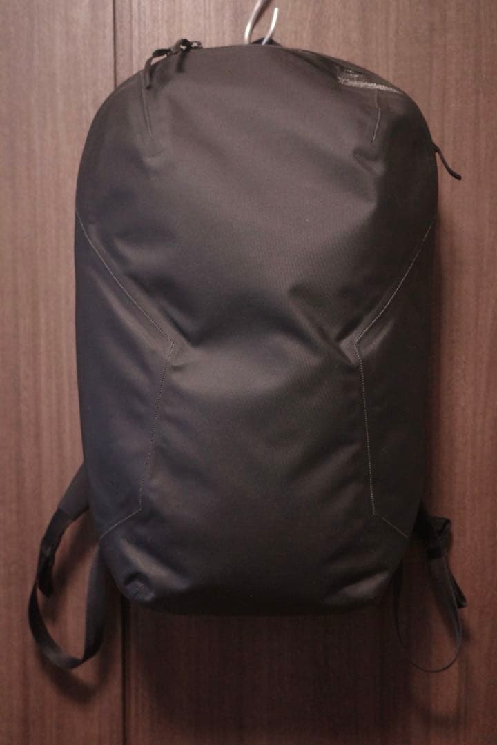 バッグ Arcteryx Veilance Nomin Pack