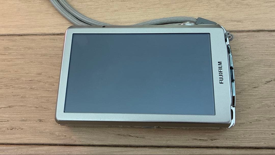 FUJIFILMデジタルカメラ　FINEPIX Z700EXR