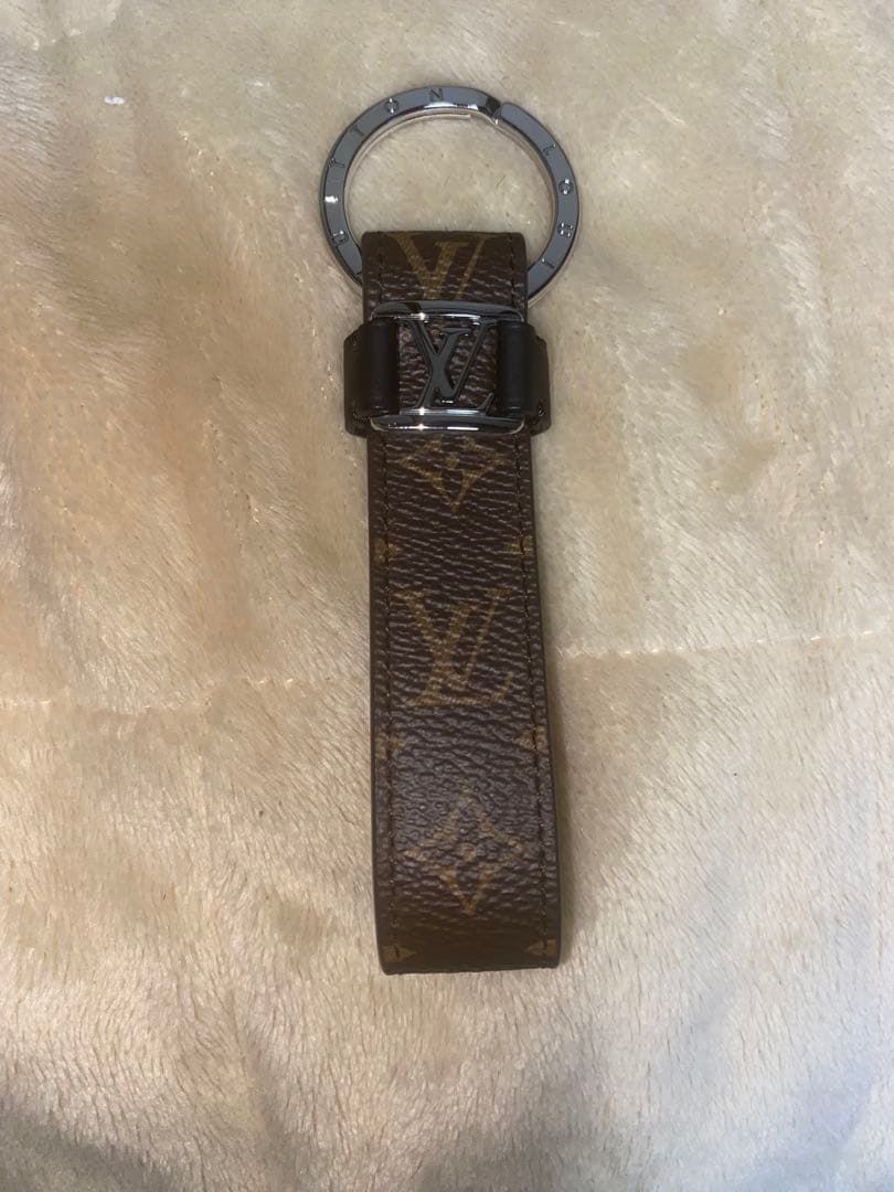 ルイヴィトン キーホルダー LVドラゴンヌ M62709 メンズ モノグラム