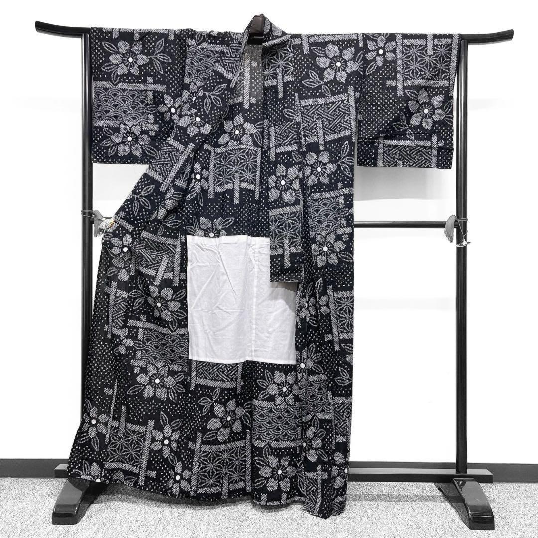 未着用　新品　浴衣　有松鳴海絞り　花模様　麻の葉　ブラック系　着物　044w d
