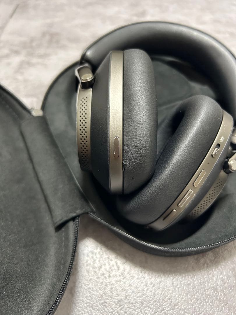 Bowers & Wilkins ワイヤレスヘッドホン　px8