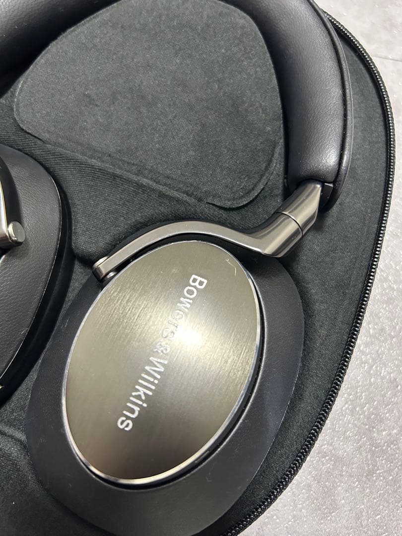 Bowers & Wilkins ワイヤレスヘッドホン　px8