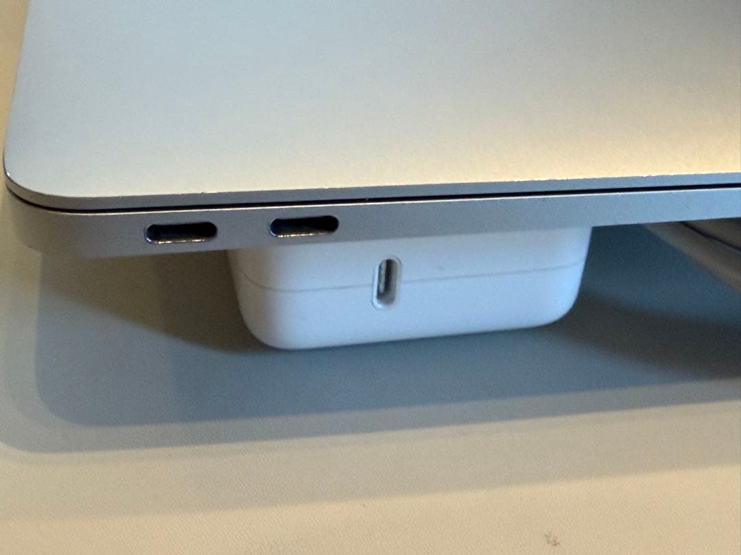 Apple MacBook Air (M1, 2020) シルバー US