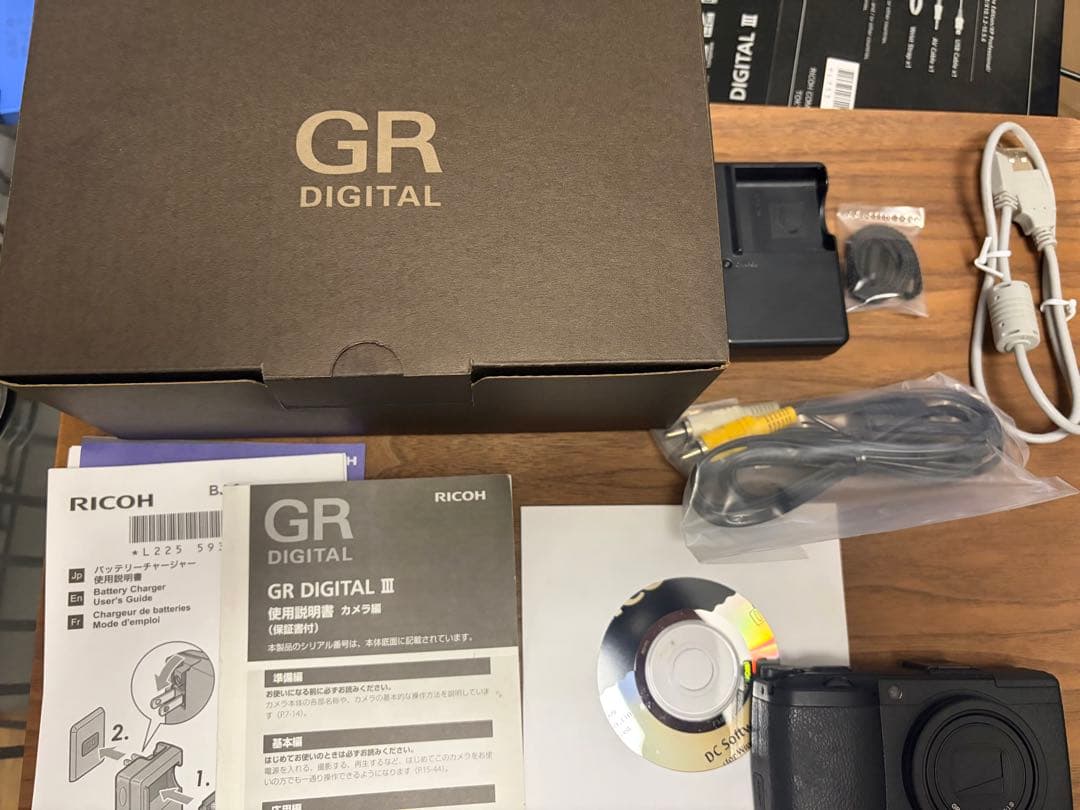 ■ RICOH GR DIGITAL III 箱付きフル　S数475回