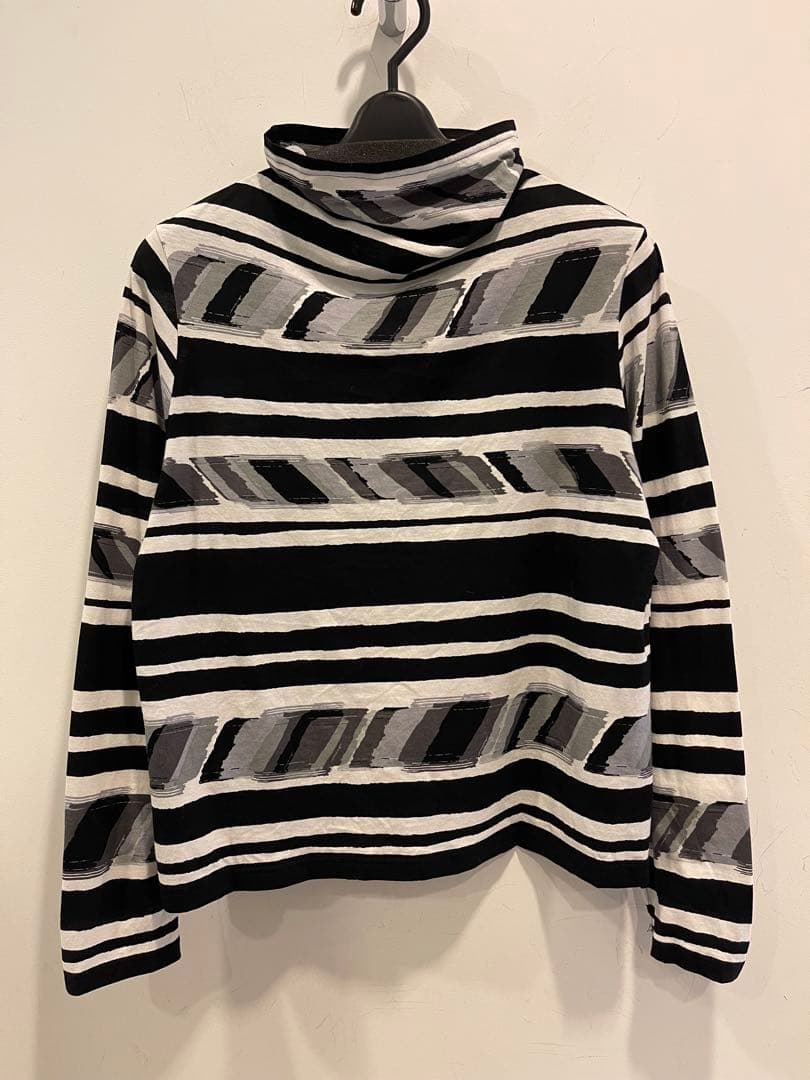 ケイコキシ⭐︎カットソー　柄　モノトーン