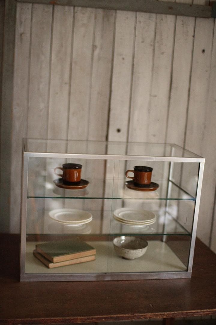 古いアルミフレームの卓上全面ガラスケース　収納棚　キッチン収納　古家具　古道具