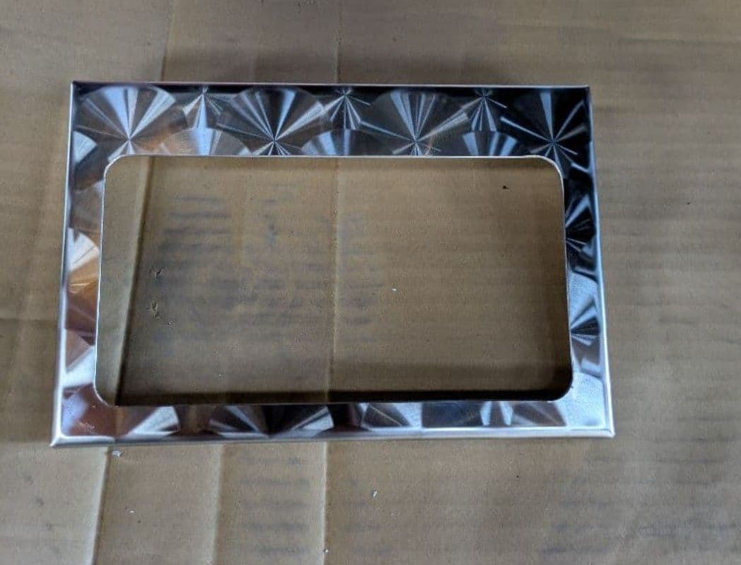 小糸中間サイドウィンカー　ウロコカバー