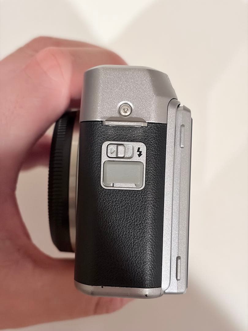 Fujifilm X-A5 ミラーレスカメラ 神レンズ付き