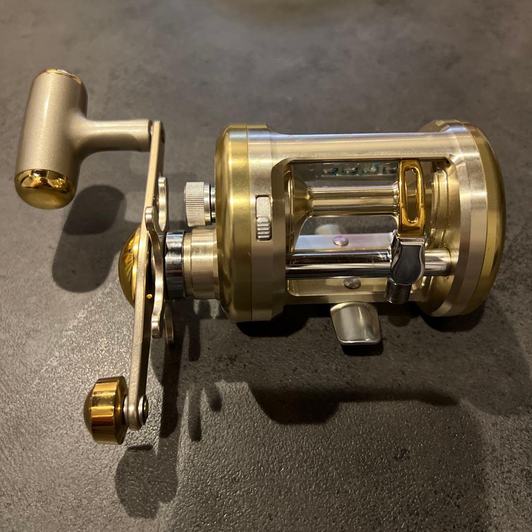 白*様 希少　ダイワ ミリオネア CV-Z 300F ベイトリール