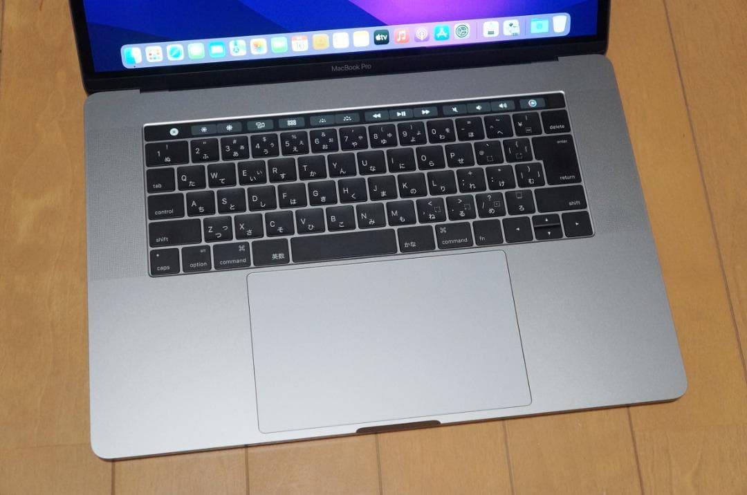 MacBook本体 MacBook Pro 15 i7 16G 512G Raedon Office