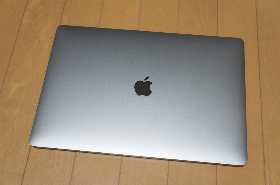 MacBook本体 MacBook Pro 15 i7 16G 512G Raedon Office