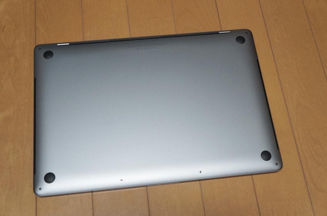 MacBook本体 MacBook Pro 15 i7 16G 512G Raedon Office