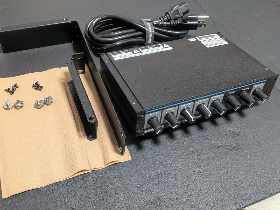 ③美品完動ShureSCM262マイクロホンミキサラック金具付