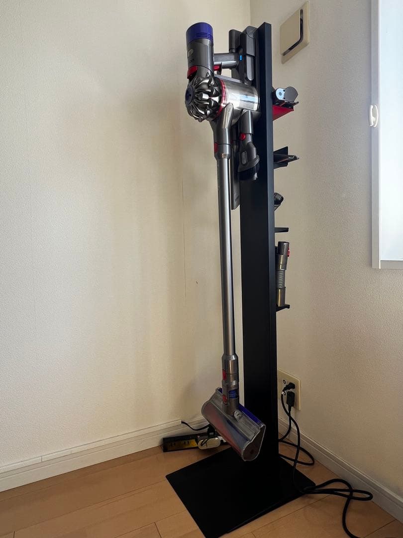 さくらんぼ　ダイソン Dyson V8 Slim Fluffy SV10